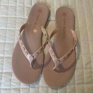 Cream colored Tory Burch size 9 sandal flip-flop